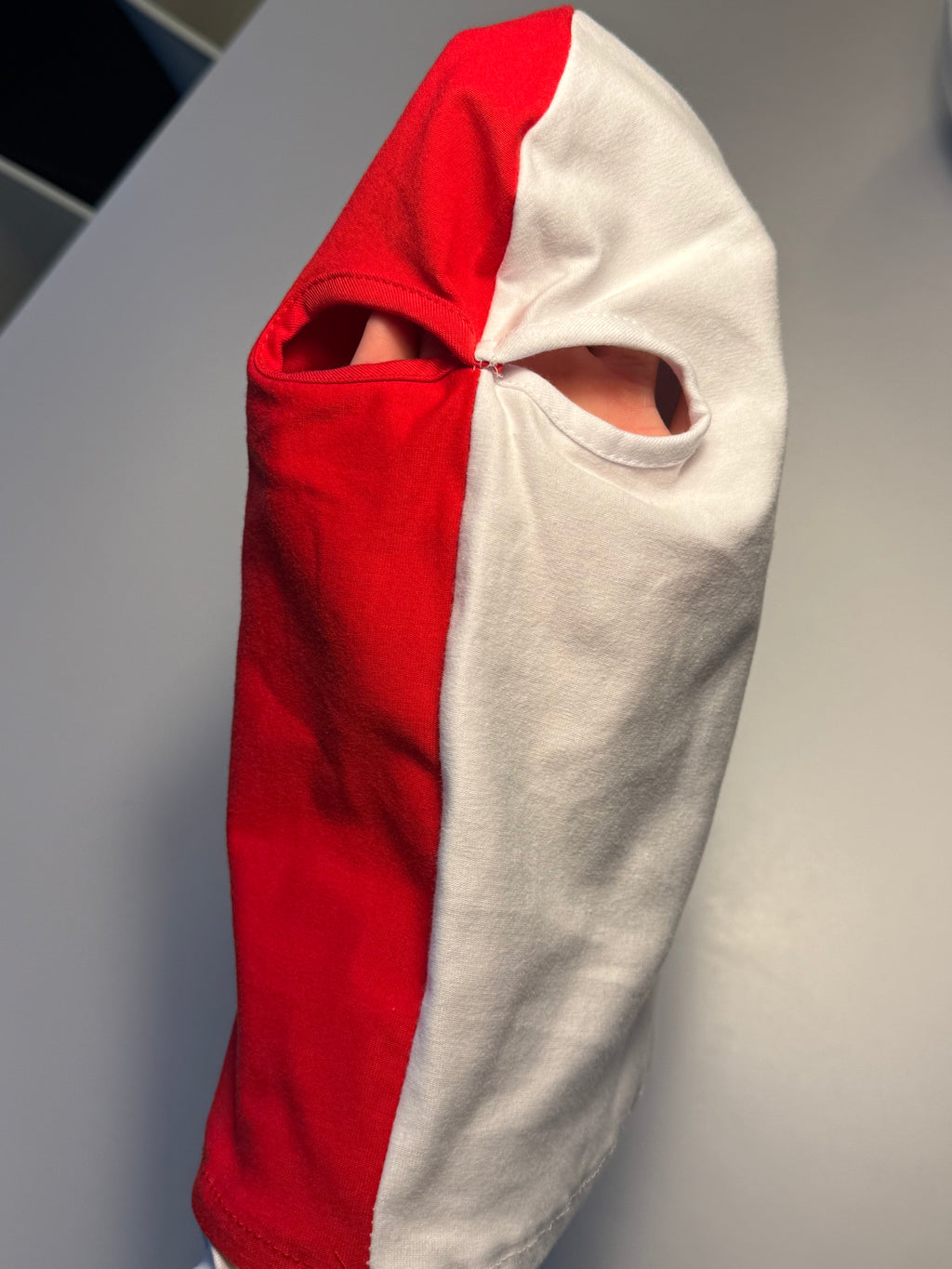 Maske - rød og hvid