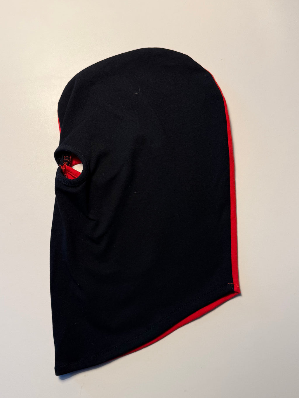 Maske - rød og sort