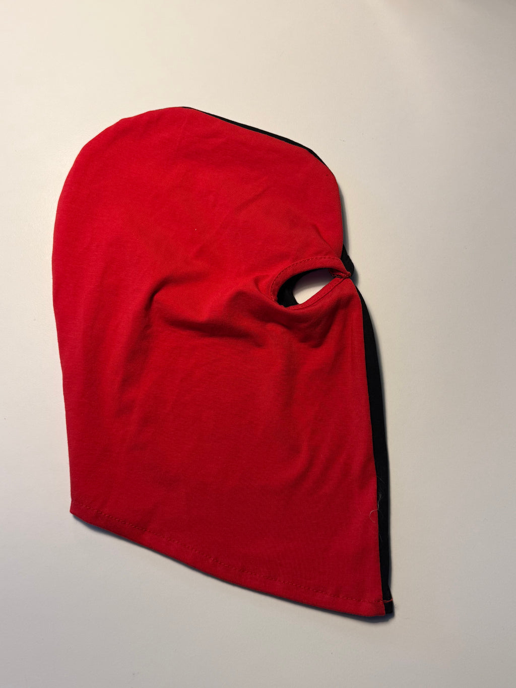 Maske - rød og sort